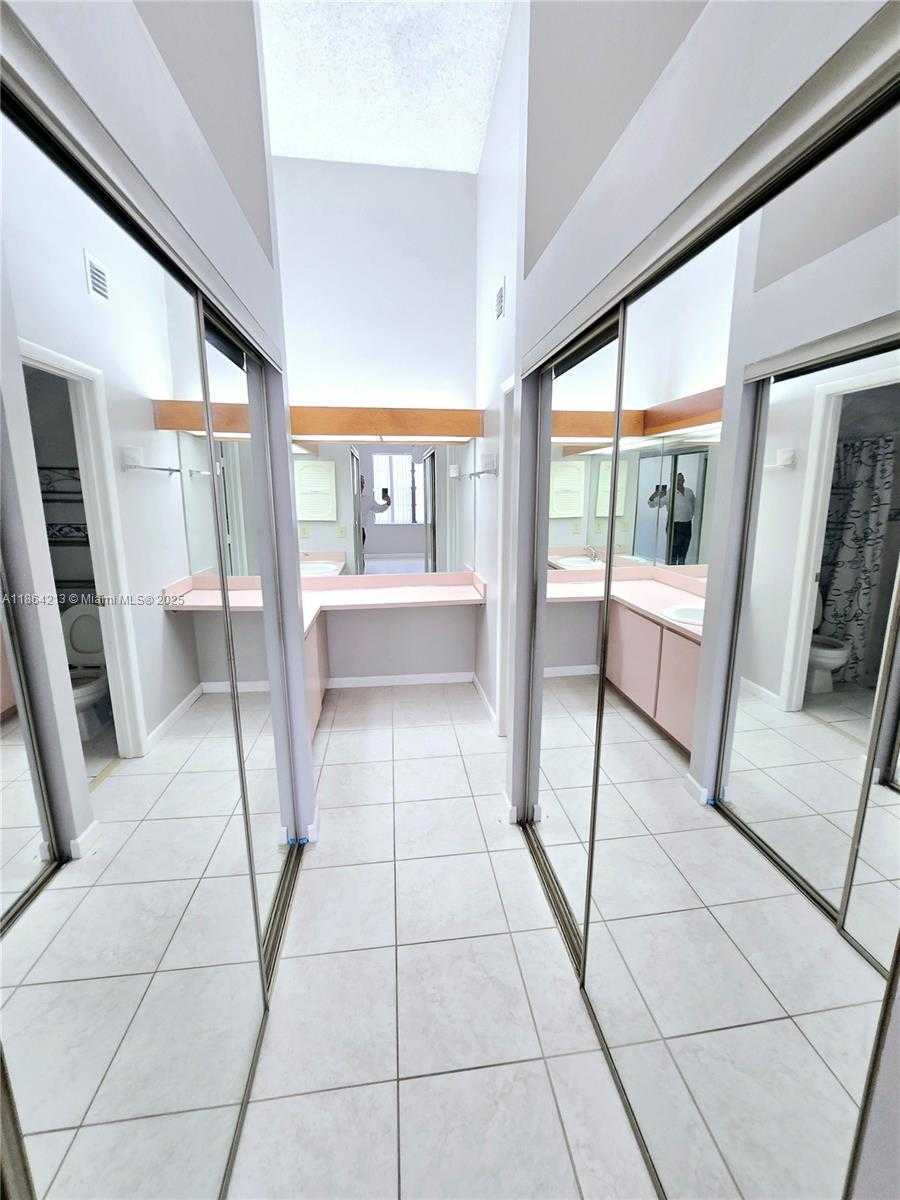 Small Image of 6708 NORTH WEST 193RD TER, Hialeah Number 11