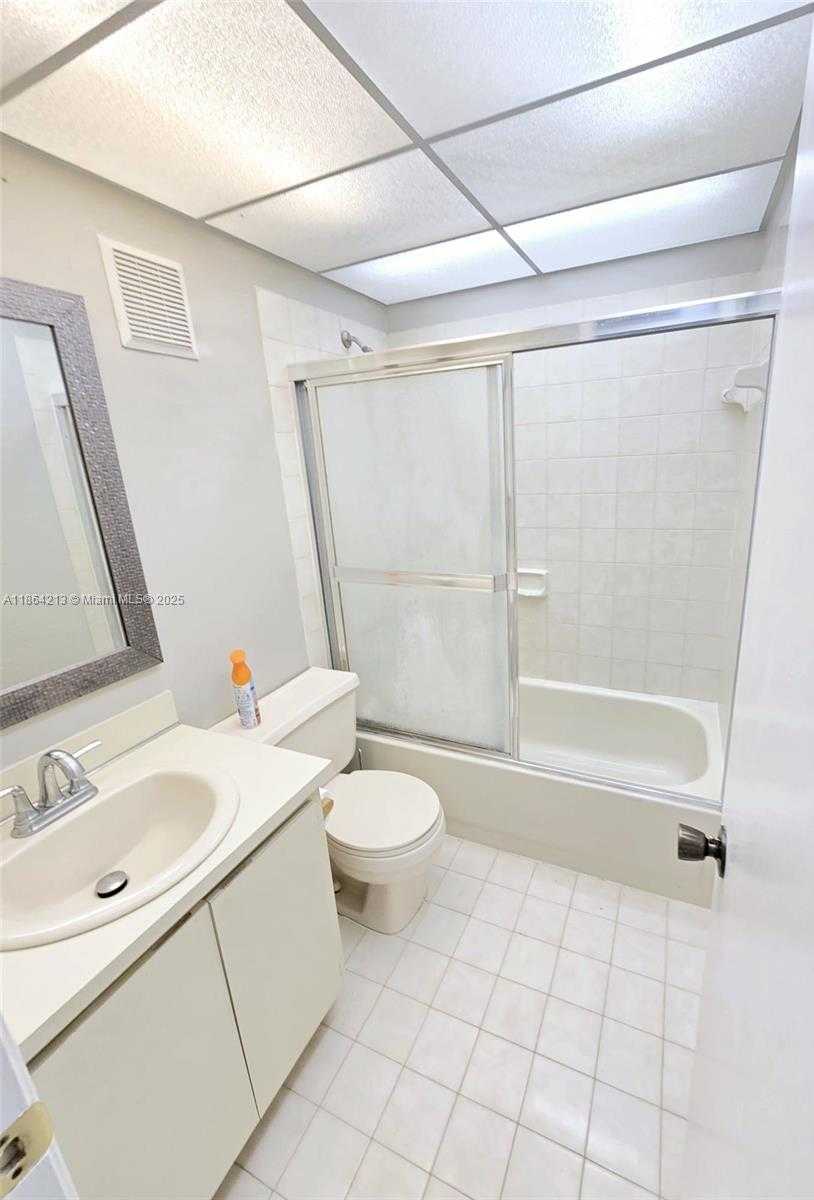 Small Image of 6708 NORTH WEST 193RD TER, Hialeah Number 15
