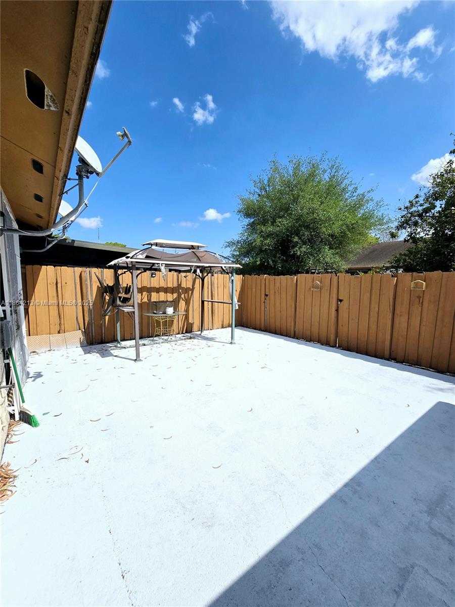 Small Image of 6708 NORTH WEST 193RD TER, Hialeah Number 18