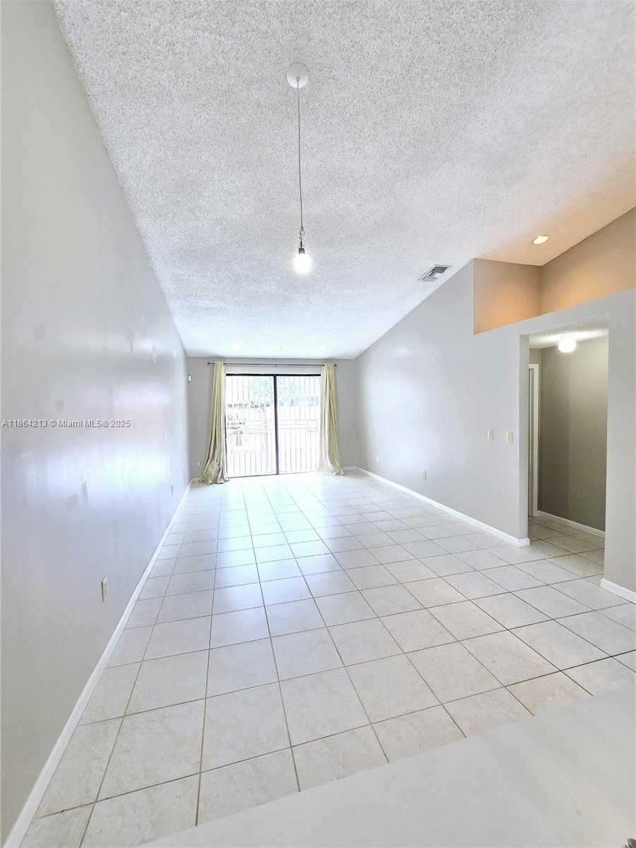 Small Image of 6708 NORTH WEST 193RD TER, Hialeah Number 2