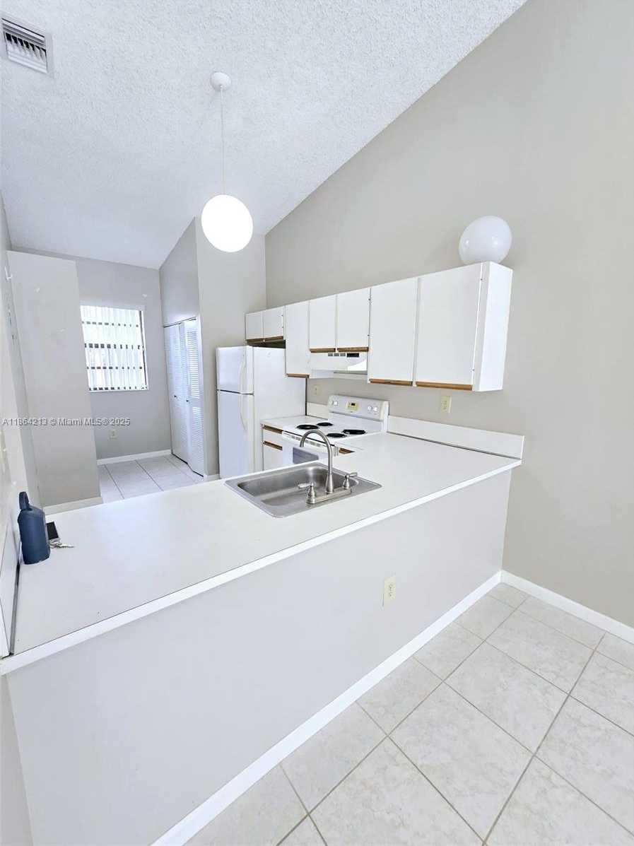 Small Image of 6708 NORTH WEST 193RD TER, Hialeah Number 8