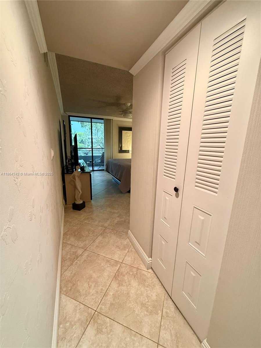 Small Image of 1460 SHERIDAN ST #11D, Hollywood Number 11