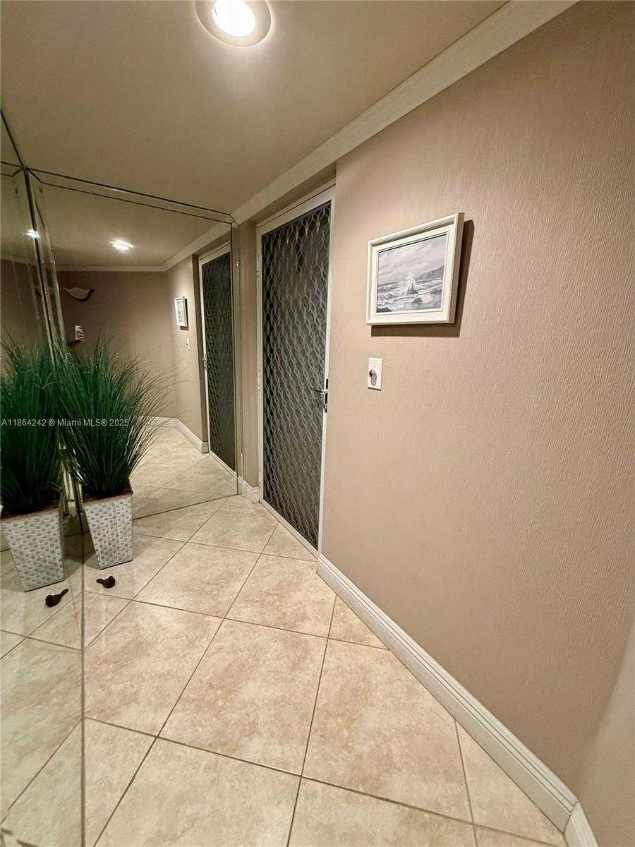 Small Image of 1460 SHERIDAN ST #11D, Hollywood Number 16