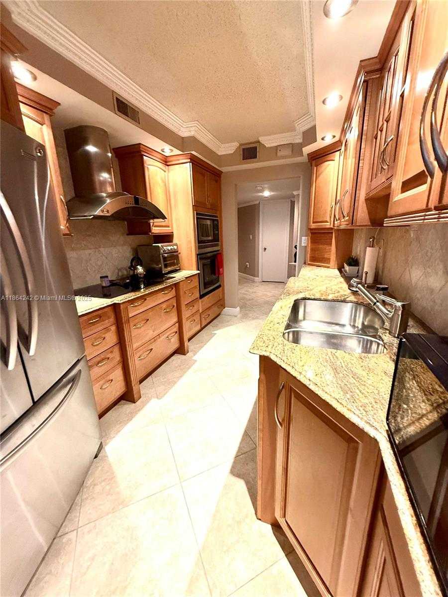 Small Image of 1460 SHERIDAN ST #11D, Hollywood Number 2
