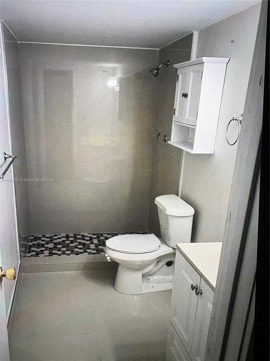 Small Image of 13864 SOUTH WEST 90TH AVE #108-LL, Miami Number 3