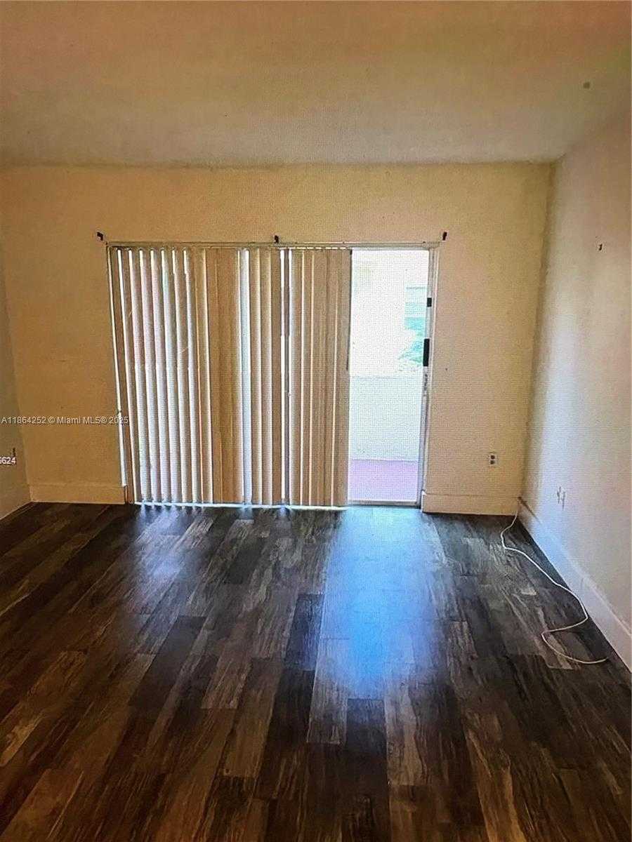 Small Image of 13864 SOUTH WEST 90TH AVE #108-LL, Miami Number 7