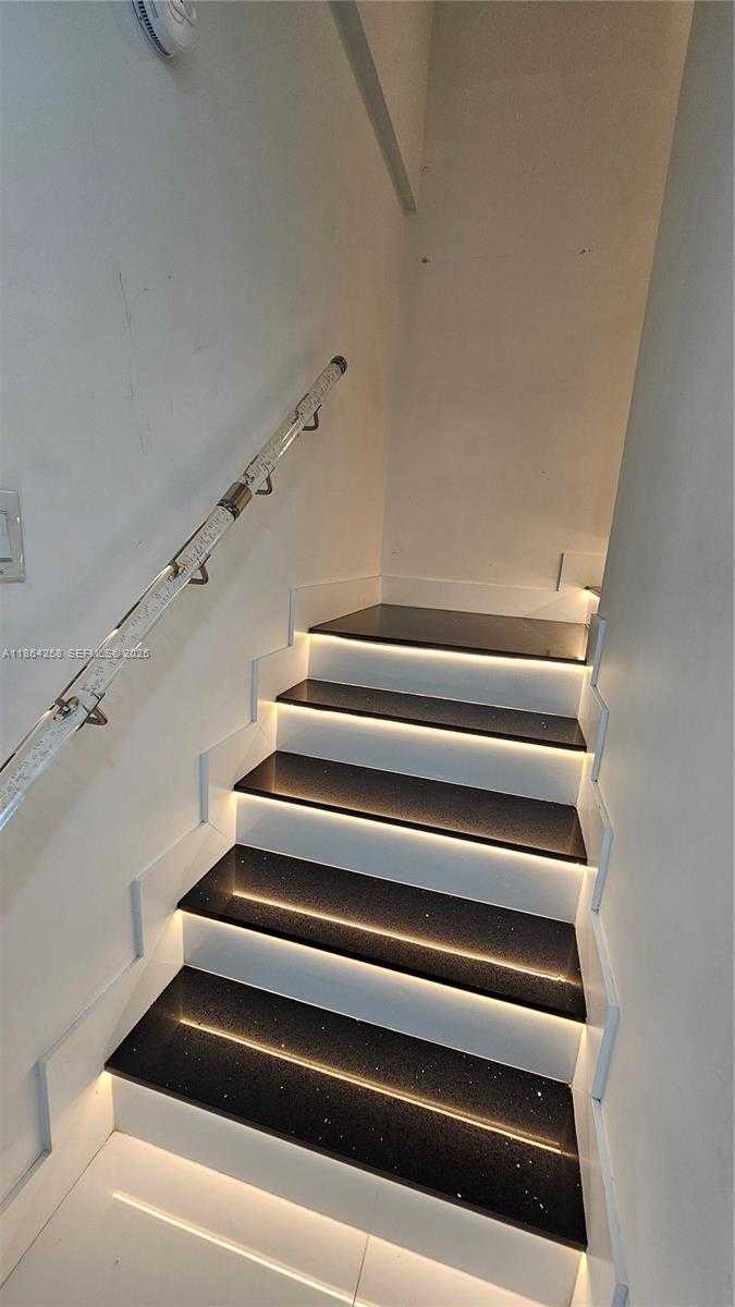 Small Image of 1861 NORTH WEST NORTH RIVER DR #11, Miami Number 19