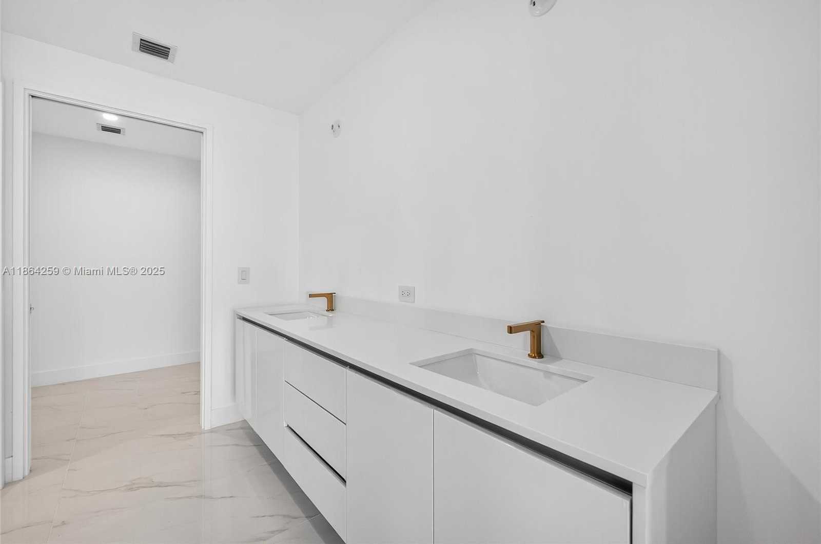 Small Image of 700 NORTH EAST 24TH #2606, Miami Number 19