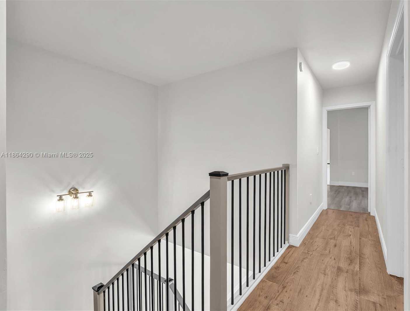 Small Image of 1125 DOVEPLUM ST, Hollywood Number 11