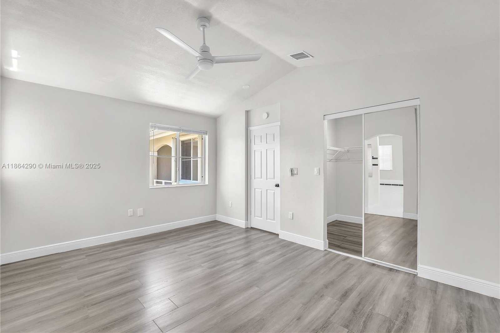Small Image of 1125 DOVEPLUM ST, Hollywood Number 13