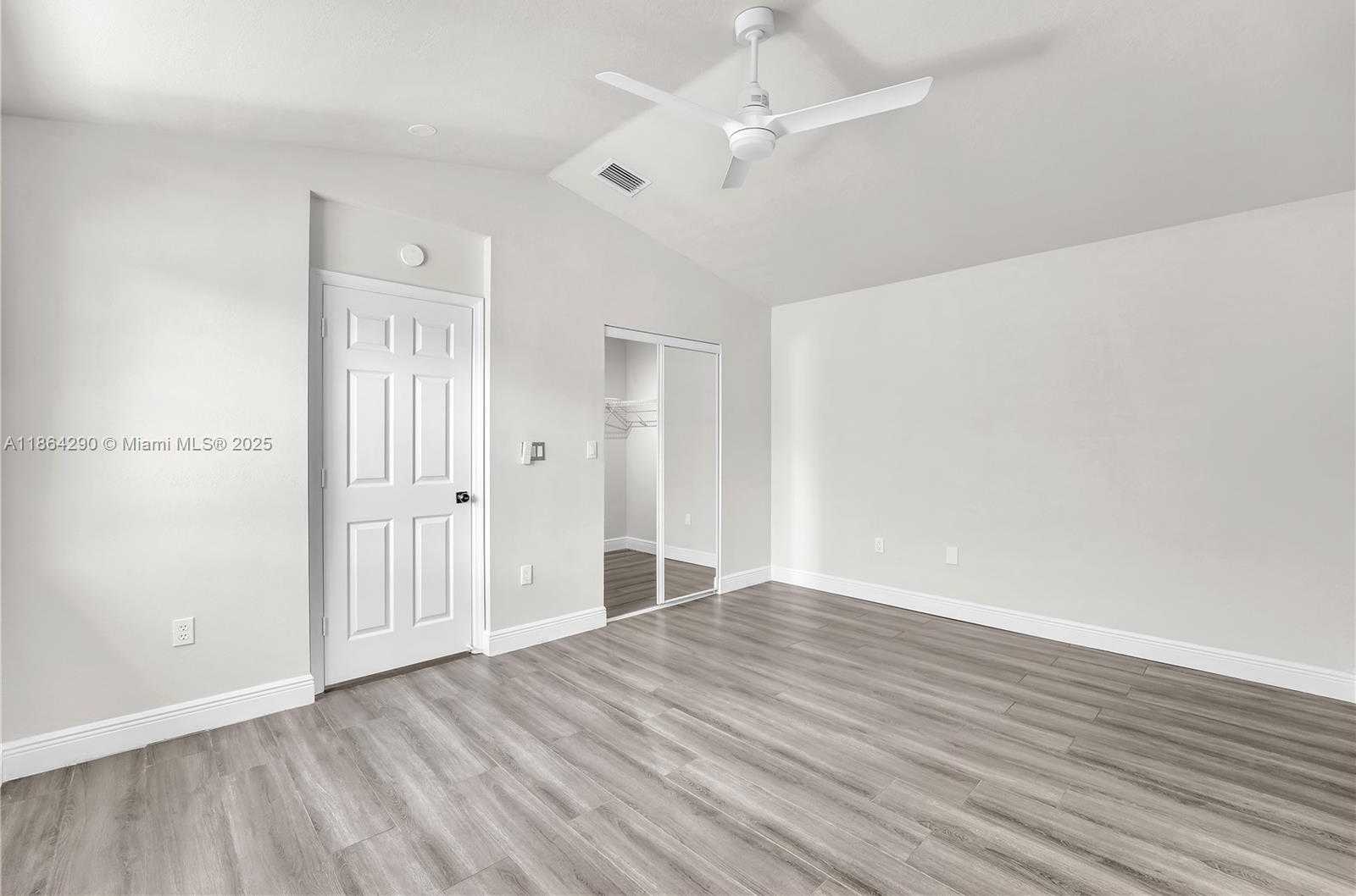 Small Image of 1125 DOVEPLUM ST, Hollywood Number 17