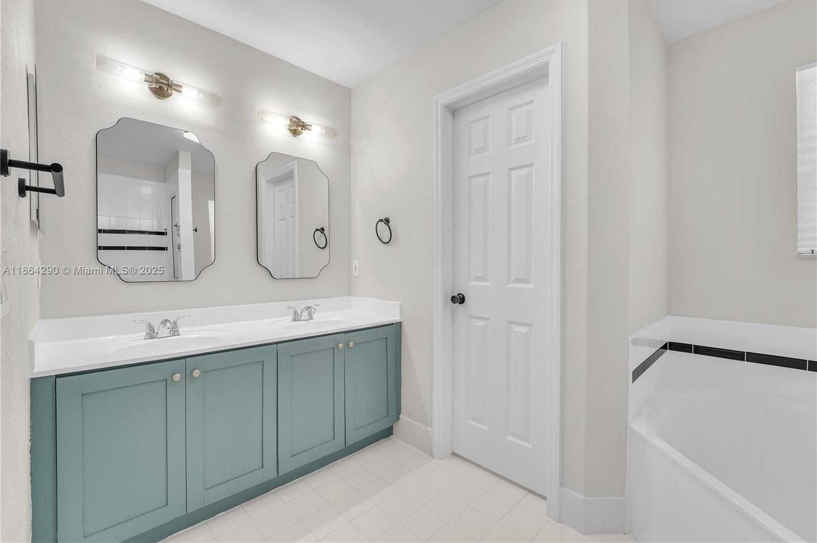 Small Image of 1125 DOVEPLUM ST, Hollywood Number 18