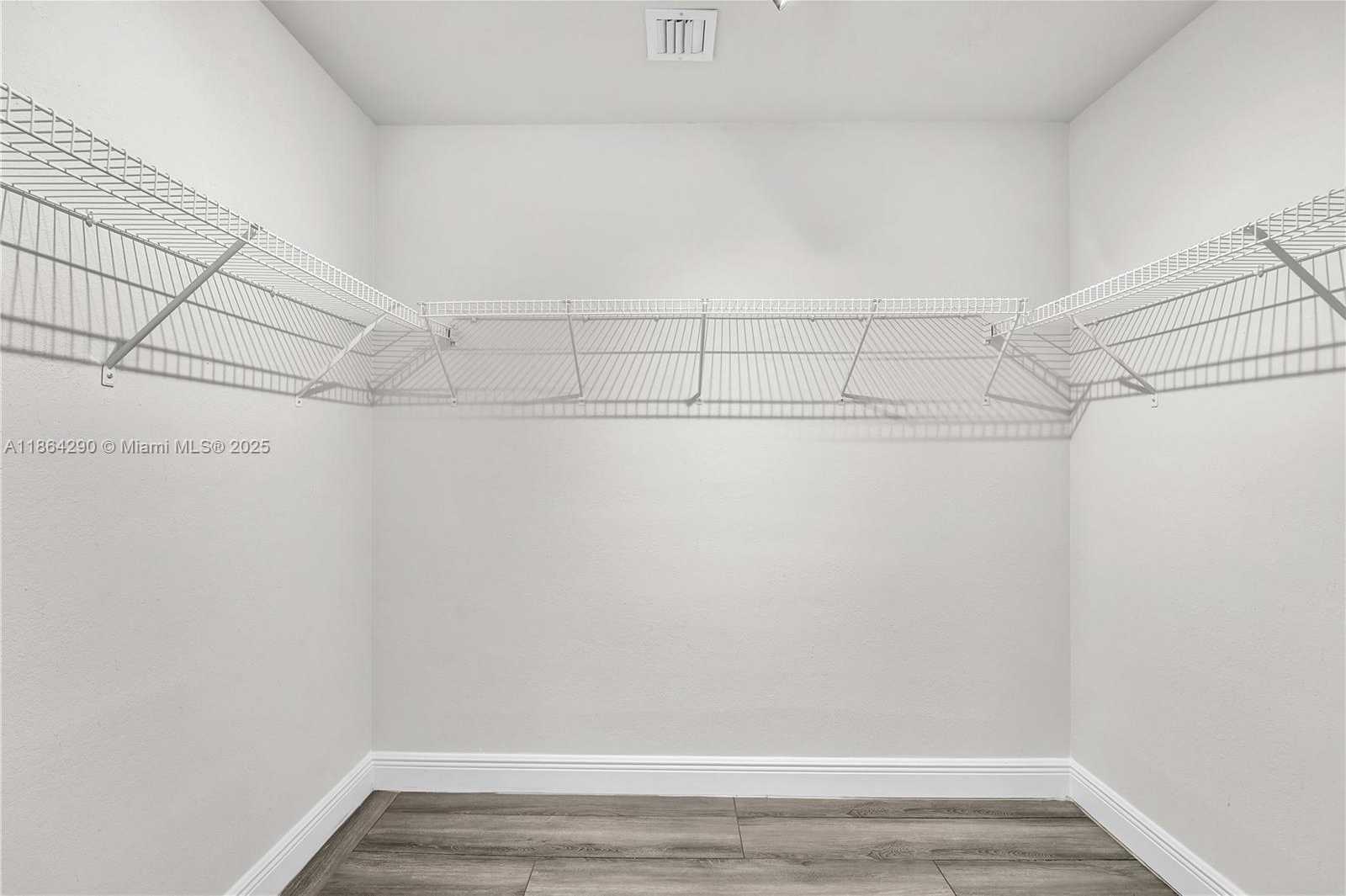 Small Image of 1125 DOVEPLUM ST, Hollywood Number 19