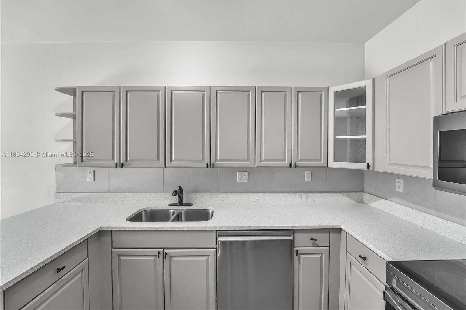 Small Image of 1125 DOVEPLUM ST, Hollywood Number 2