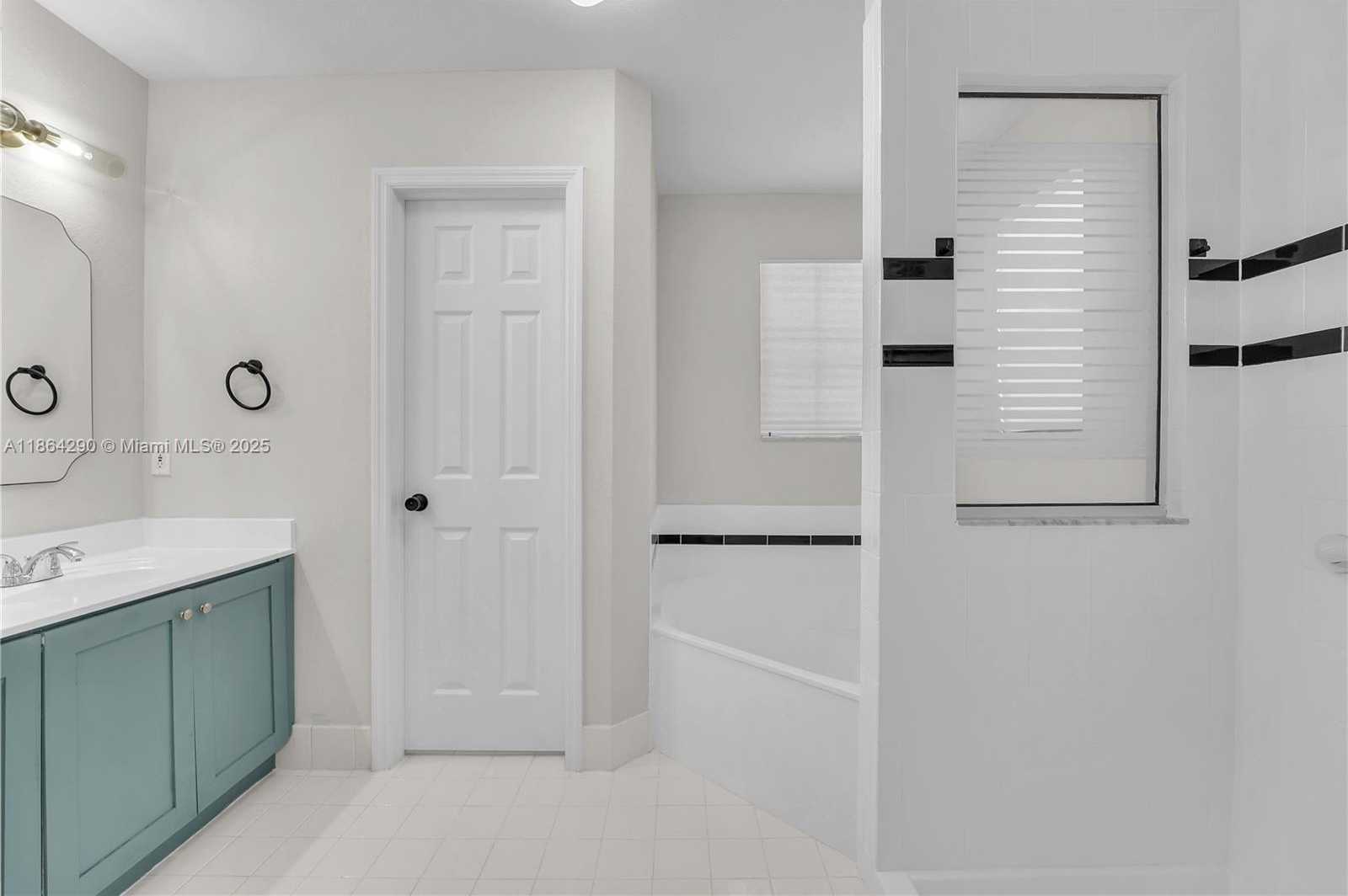 Small Image of 1125 DOVEPLUM ST, Hollywood Number 21