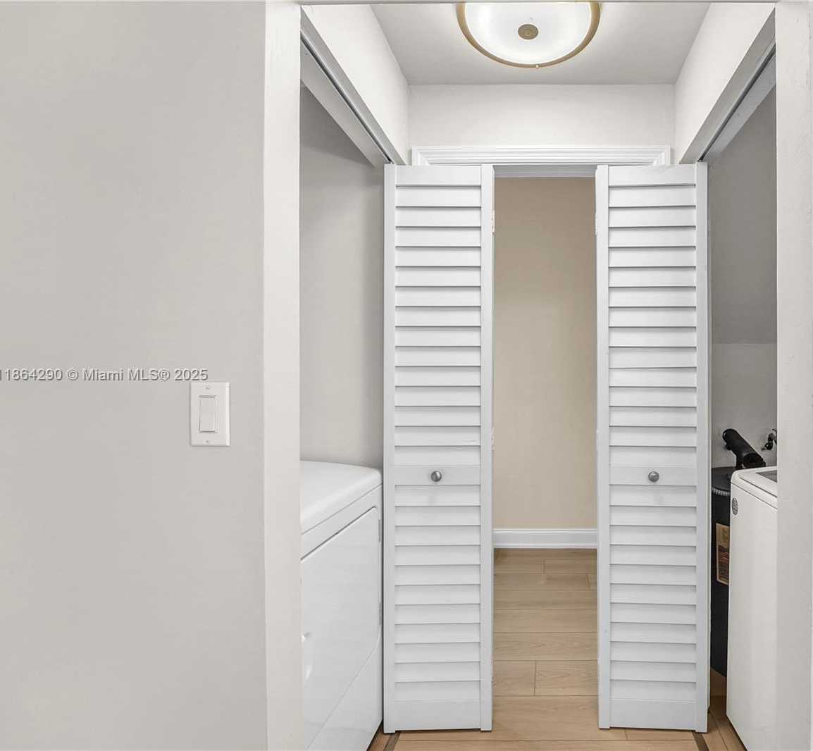 Small Image of 1125 DOVEPLUM ST, Hollywood Number 22