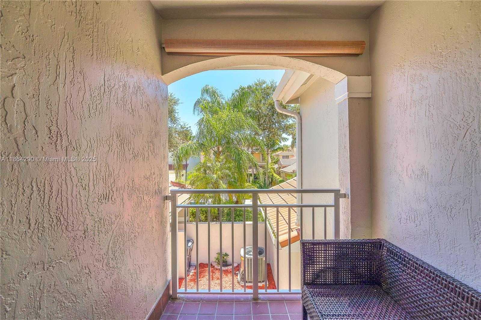 Small Image of 1125 DOVEPLUM ST, Hollywood Number 24