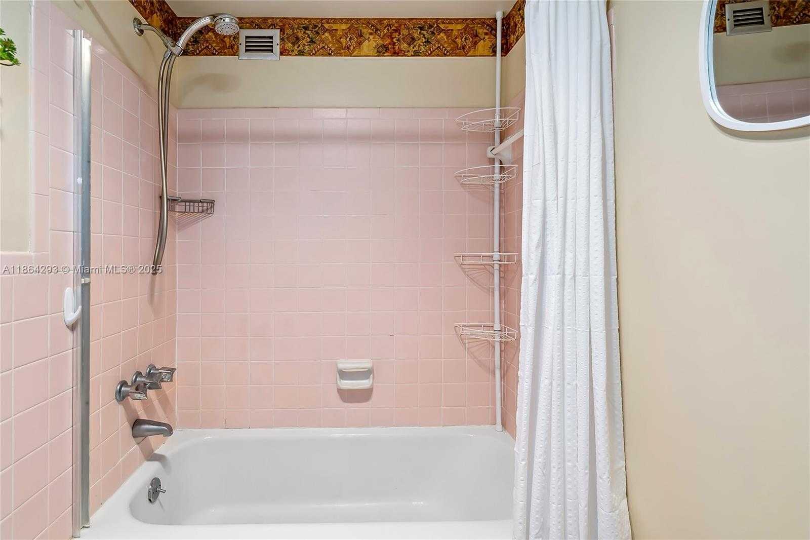Small Image of 1825 SOUTH OCEAN DR #1, Hallandale Beach Number 16