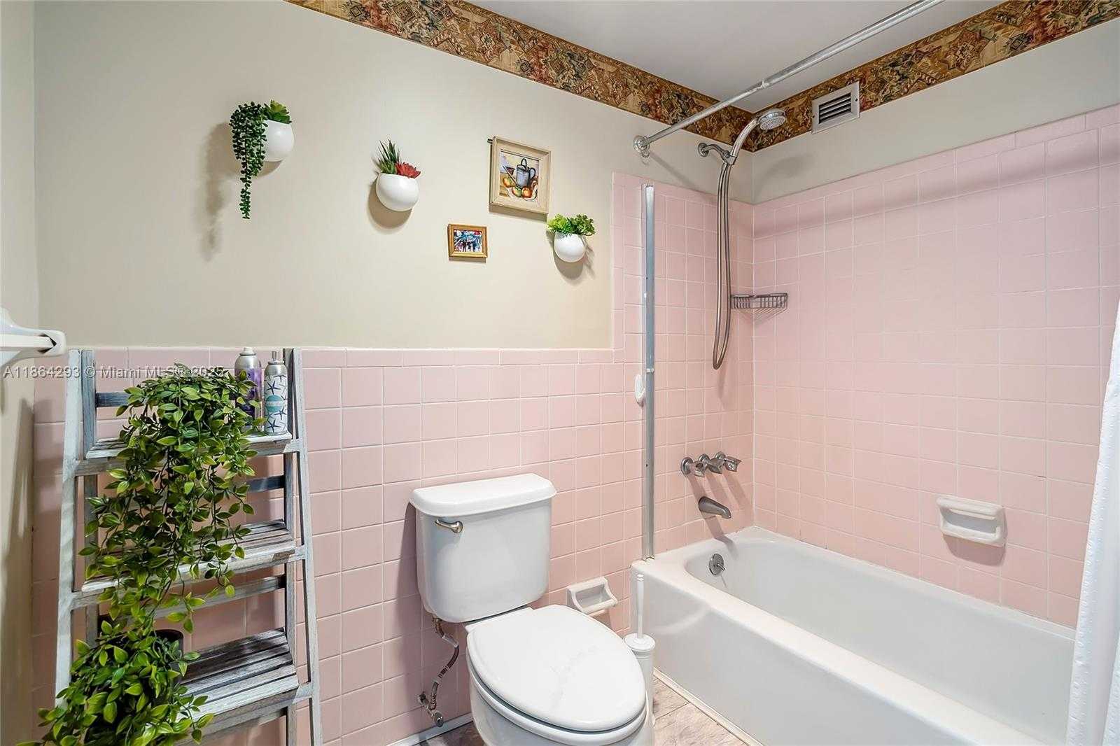 Small Image of 1825 SOUTH OCEAN DR #1, Hallandale Beach Number 17