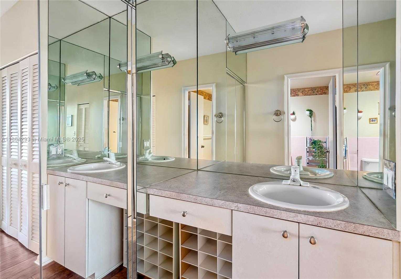 Small Image of 1825 SOUTH OCEAN DR #1, Hallandale Beach Number 18