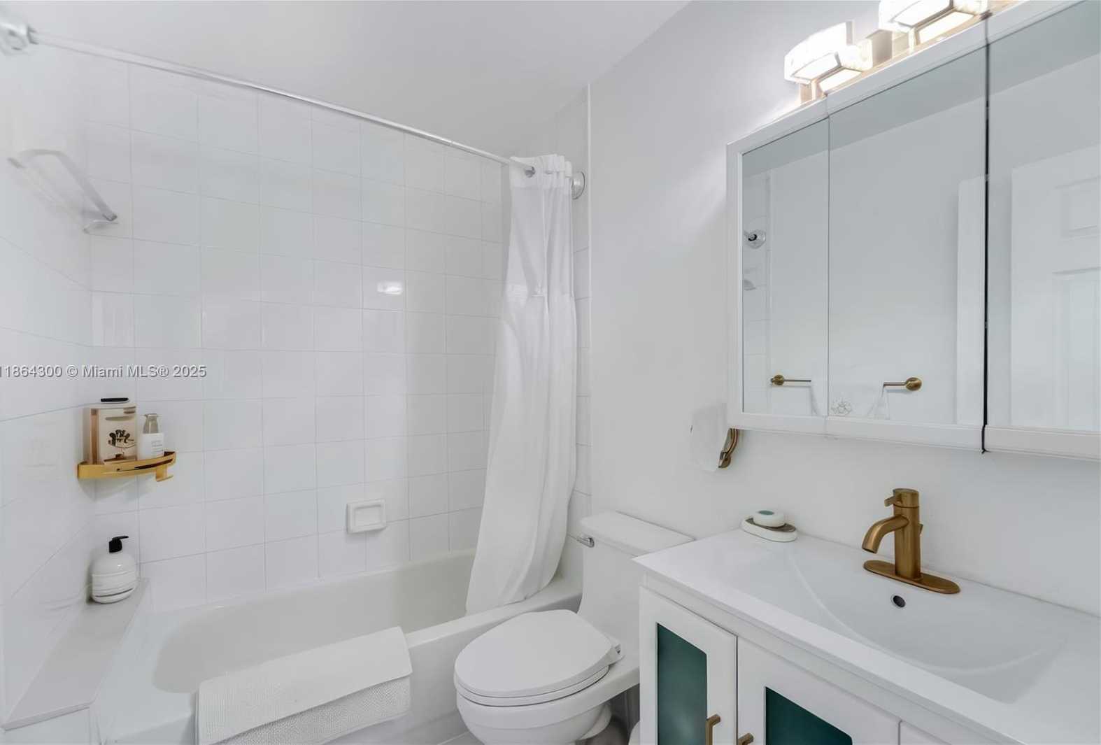 Small Image of 5601 COLLINS AVE #M5, Miami Beach Number 11