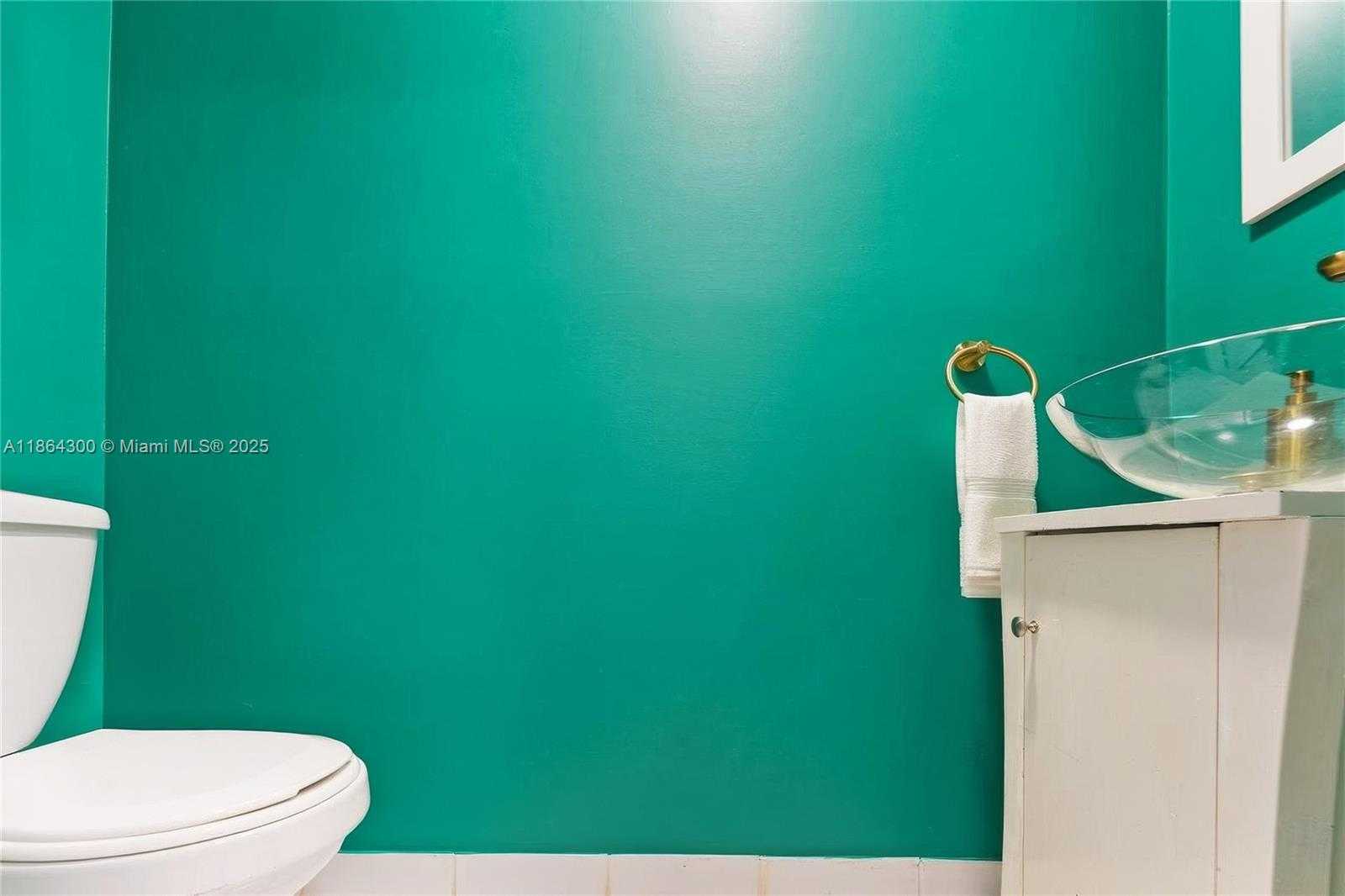 Small Image of 5601 COLLINS AVE #M5, Miami Beach Number 12