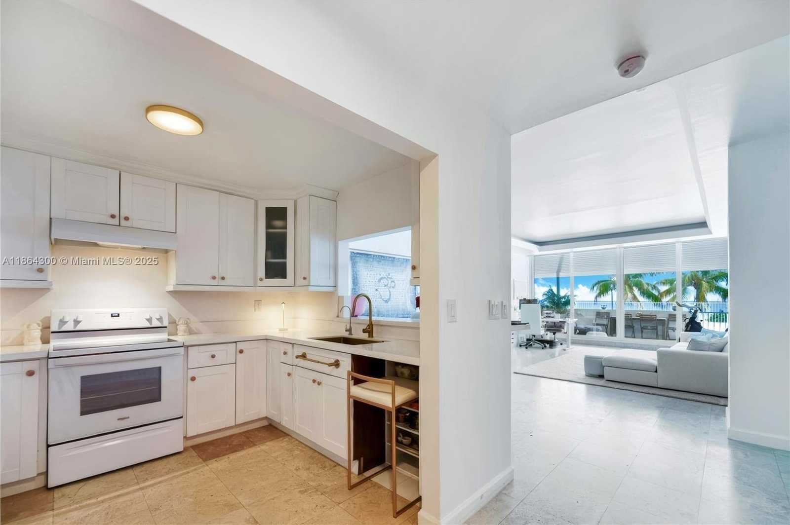 Small Image of 5601 COLLINS AVE #M5, Miami Beach Number 13