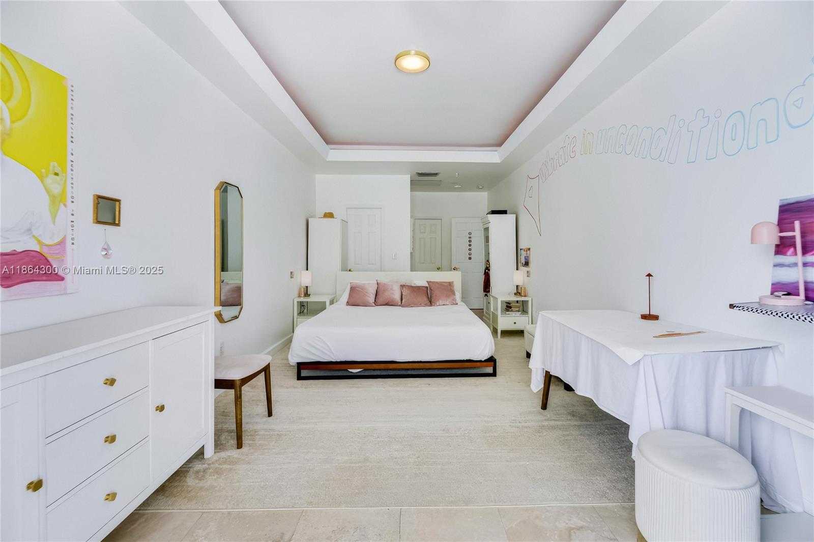 Small Image of 5601 COLLINS AVE #M5, Miami Beach Number 6