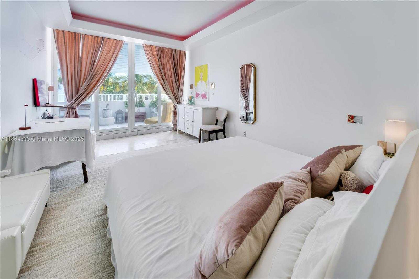 Small Image of 5601 COLLINS AVE #M5, Miami Beach Number 7