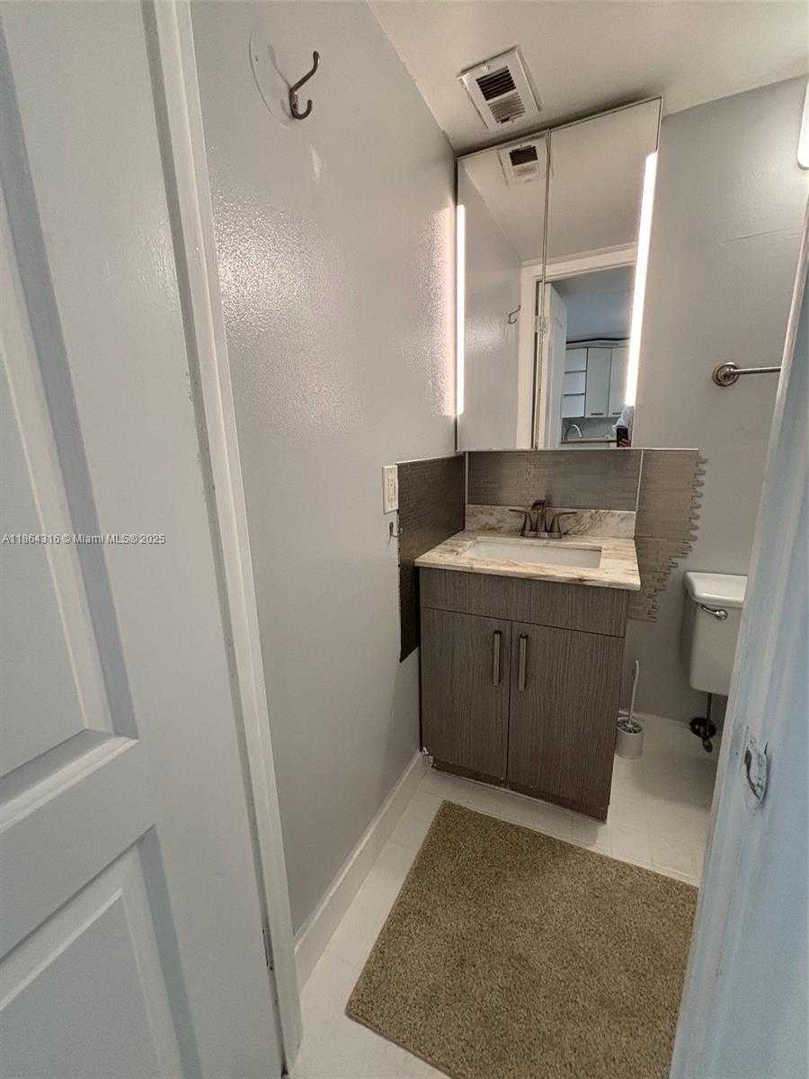Small Image of 1817 SOUTH OCEAN DR #622, Hallandale Beach Number 17