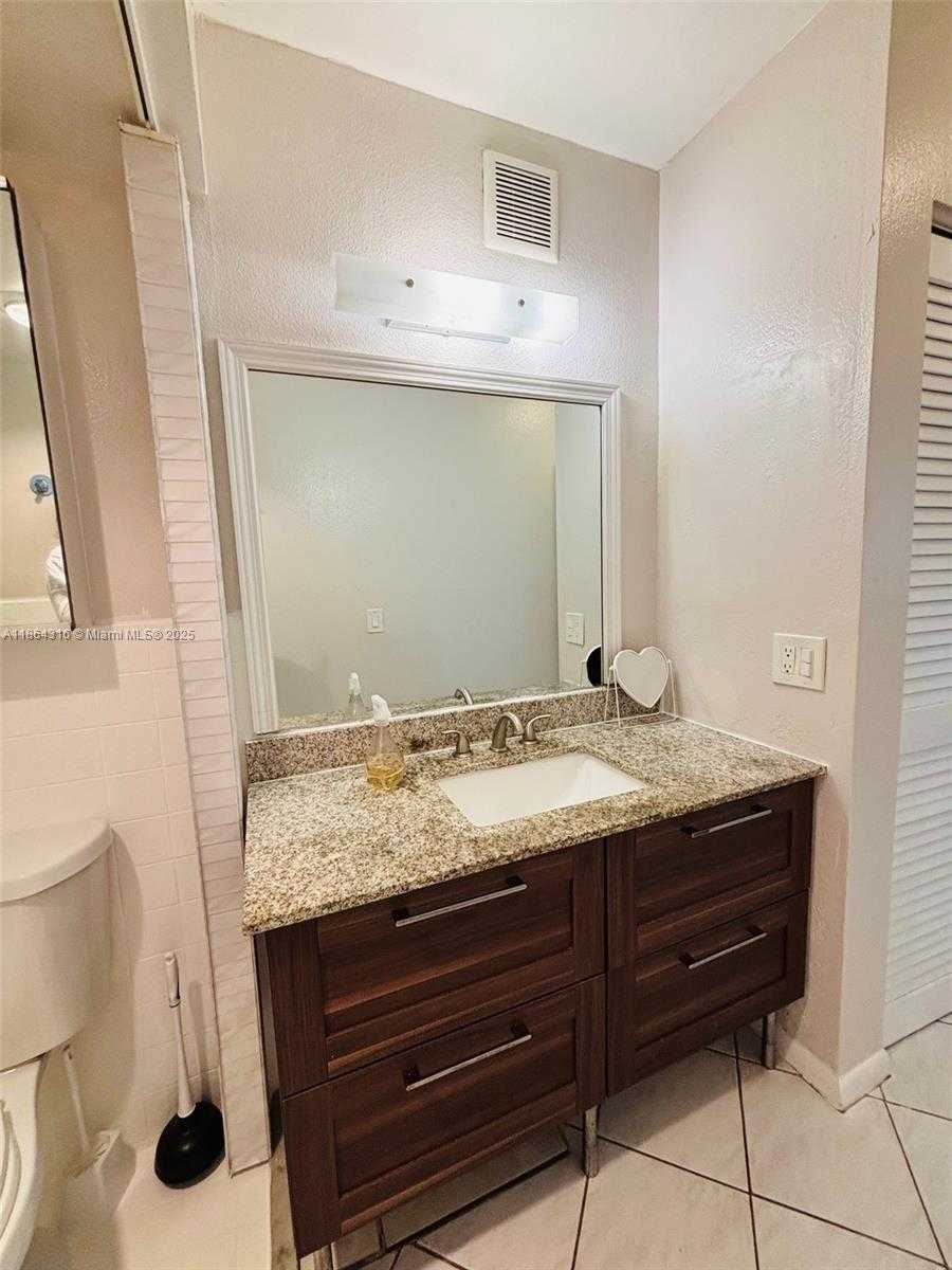 Small Image of 1817 SOUTH OCEAN DR #622, Hallandale Beach Number 19