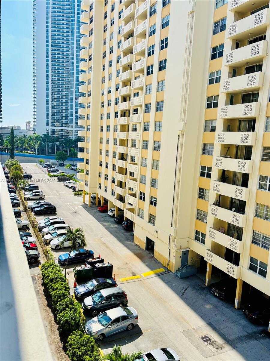 Small Image of 1817 SOUTH OCEAN DR #622, Hallandale Beach Number 25