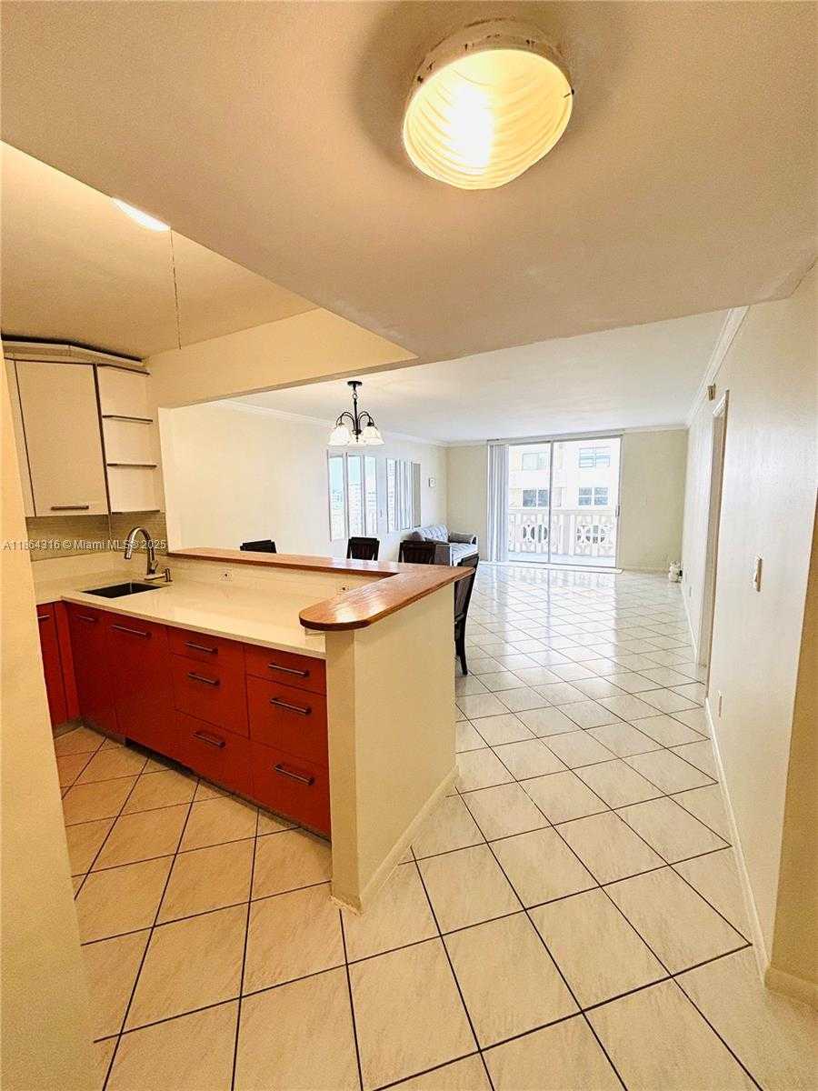 Small Image of 1817 SOUTH OCEAN DR #622, Hallandale Beach Number 3