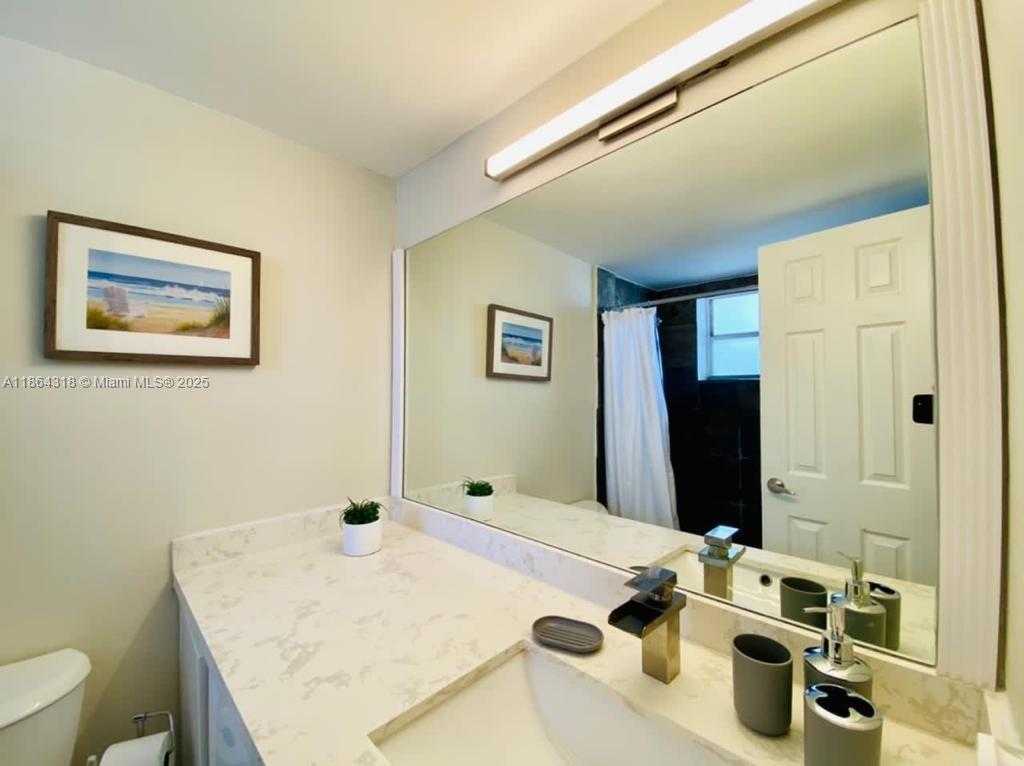 Small Image of 7904 WEST DR #110, North Bay Village Number 9