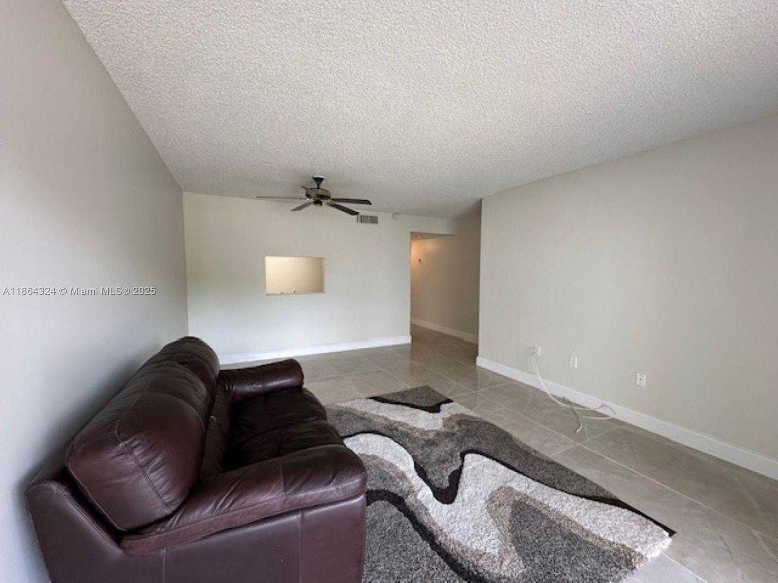 Small Image of 721 NORTH PINE ISLAND RD #214, Plantation Number 3