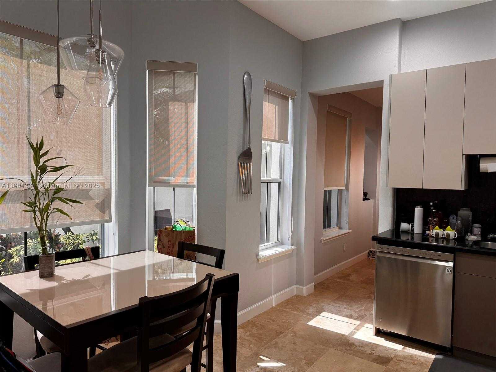 Small Image of 876 WEST SPINNAKER DR W, Hollywood Number 10