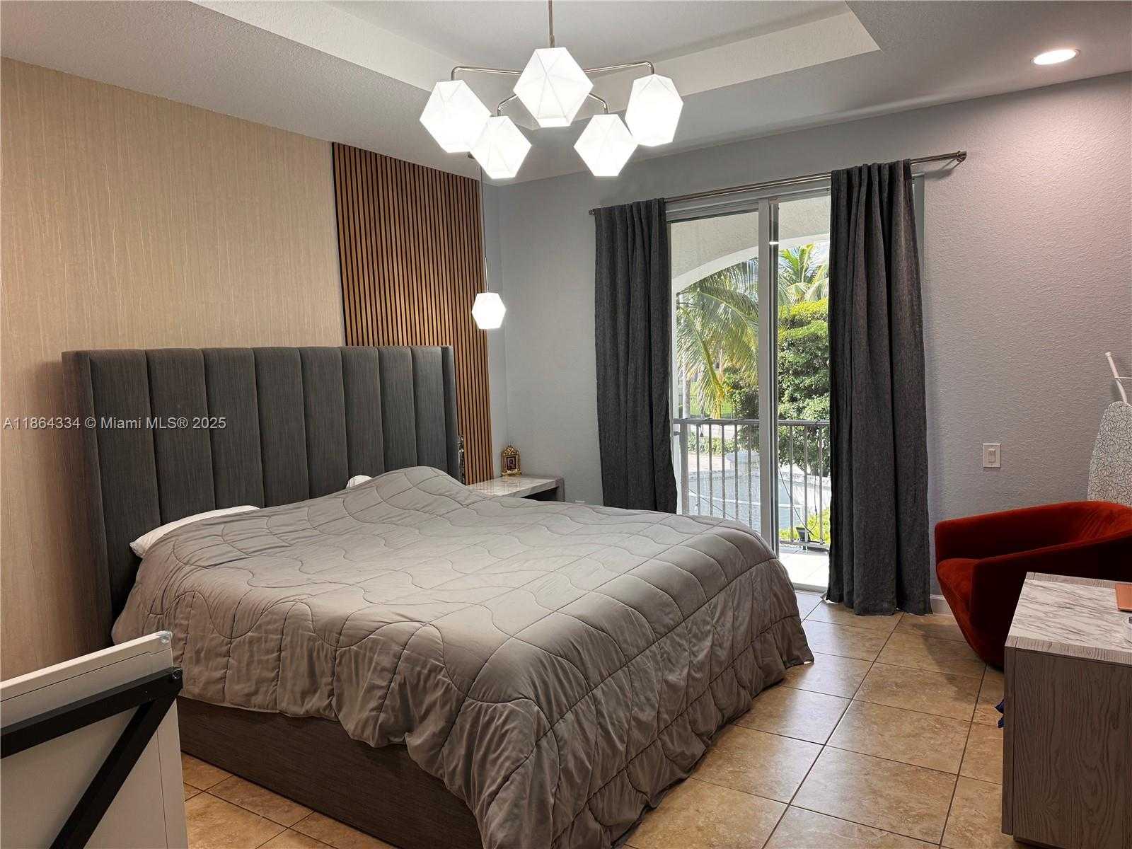 Small Image of 876 WEST SPINNAKER DR W, Hollywood Number 13