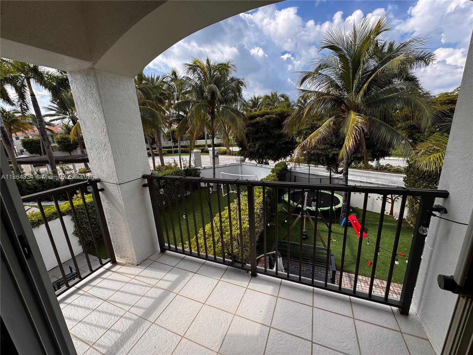 Small Image of 876 WEST SPINNAKER DR W, Hollywood Number 16