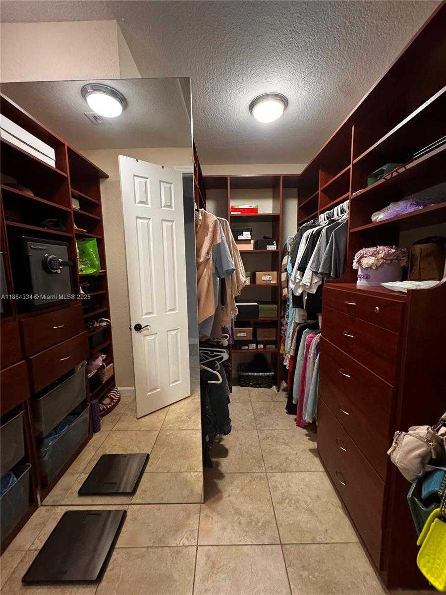 Small Image of 876 WEST SPINNAKER DR W, Hollywood Number 24