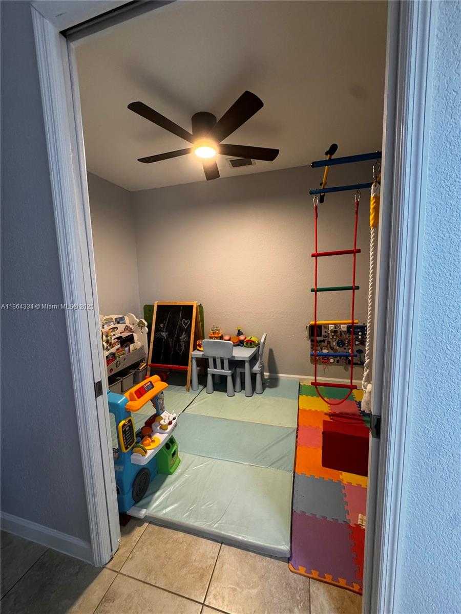 Small Image of 876 WEST SPINNAKER DR W, Hollywood Number 30