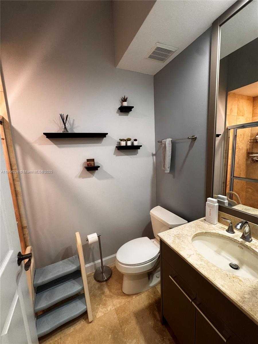 Small Image of 876 WEST SPINNAKER DR W, Hollywood Number 34