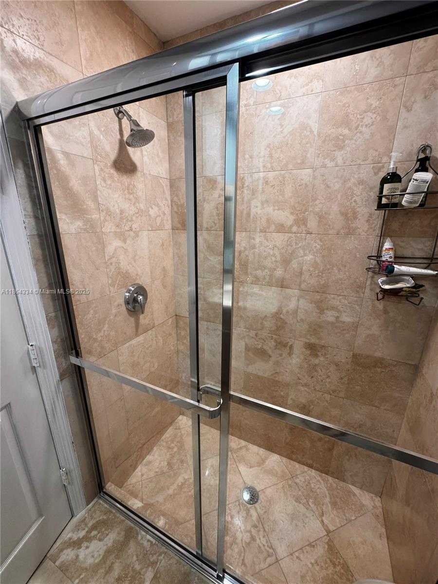 Small Image of 876 WEST SPINNAKER DR W, Hollywood Number 35