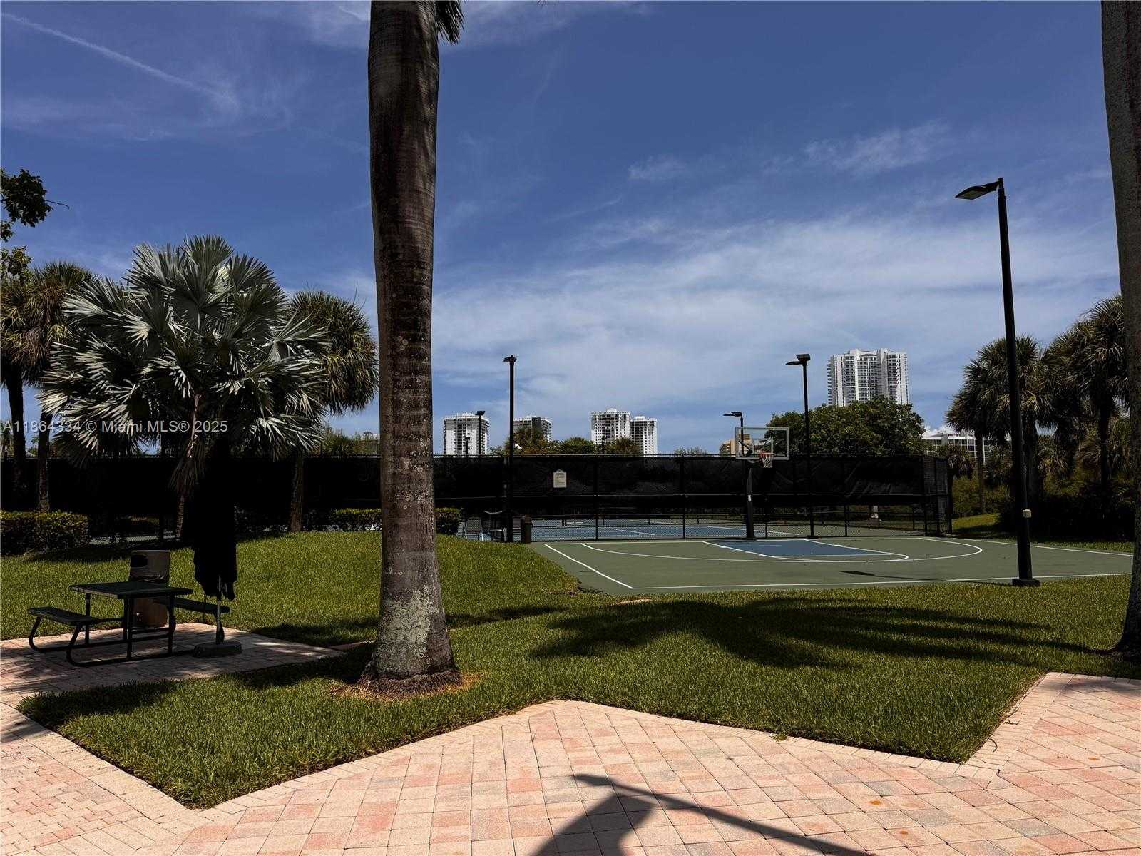 Small Image of 876 WEST SPINNAKER DR W, Hollywood Number 42