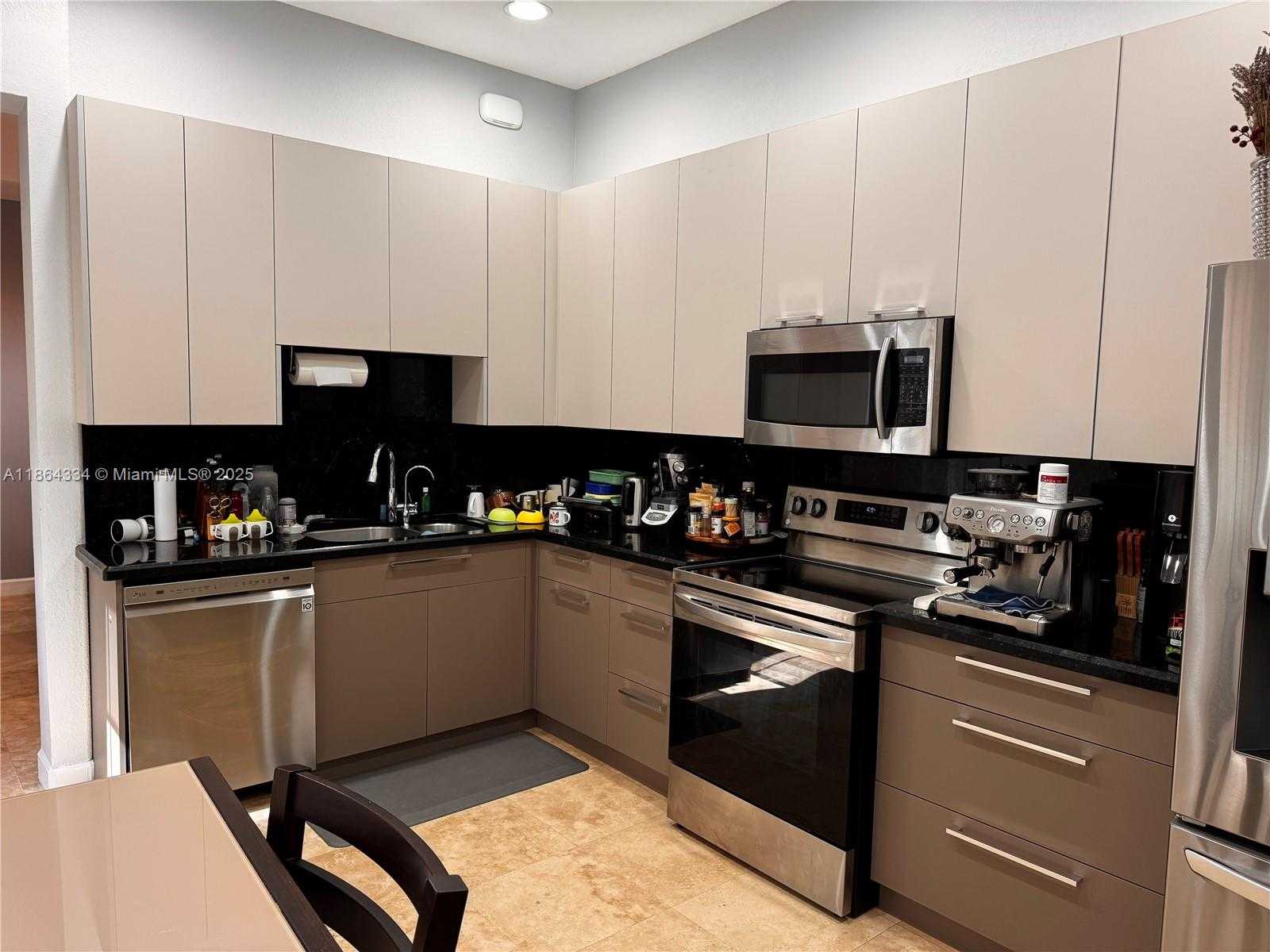 Small Image of 876 WEST SPINNAKER DR W, Hollywood Number 9