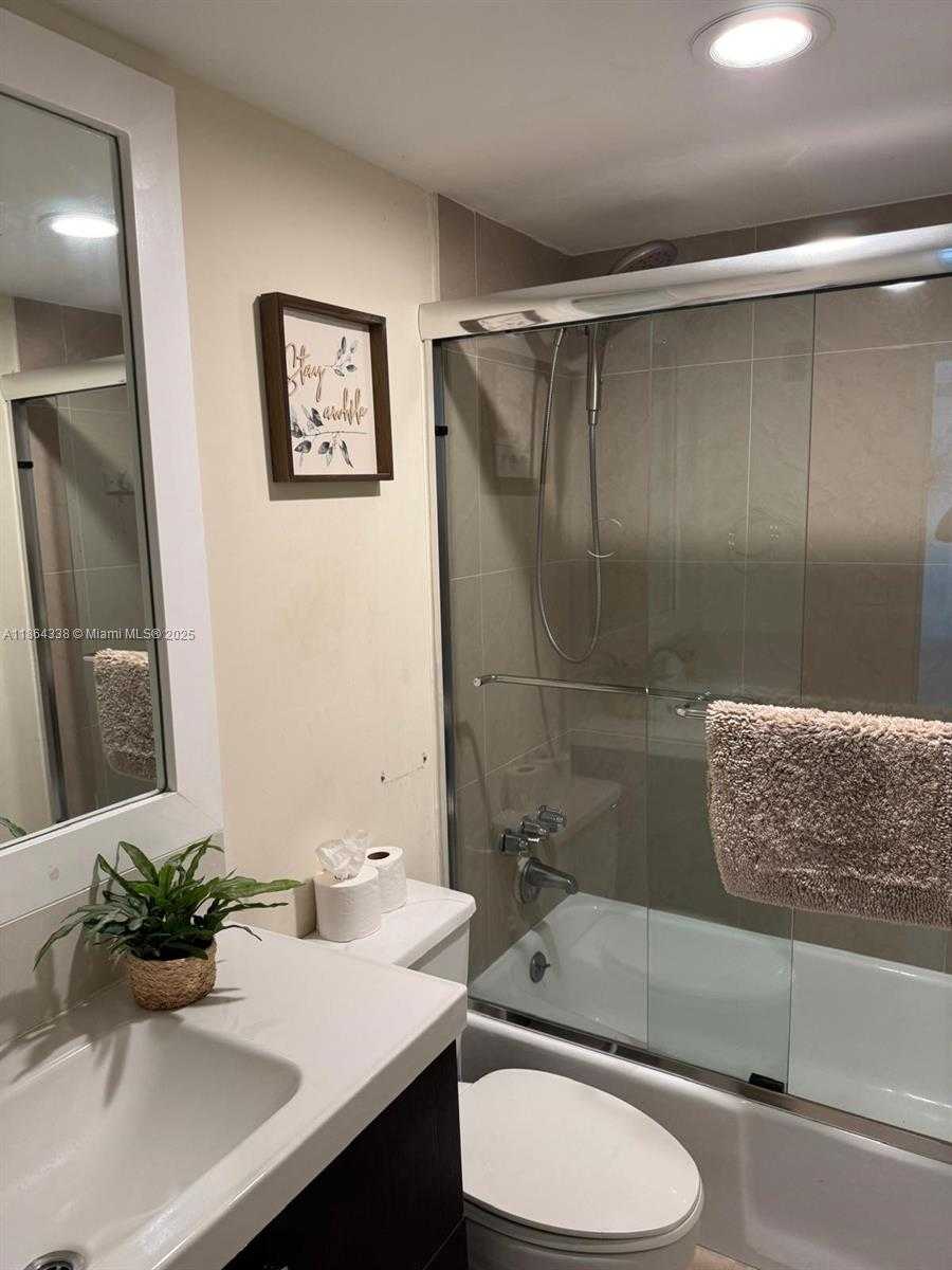 Small Image of 3801 SOUTH OCEAN DR #14V, Hollywood Number 17