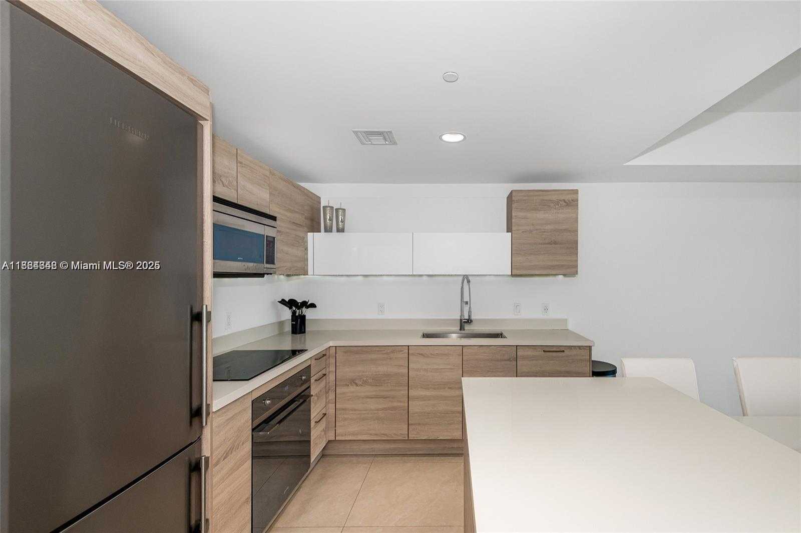 Small Image of 16385 BISCAYNE BLVD #2118, North Miami Beach Number 22