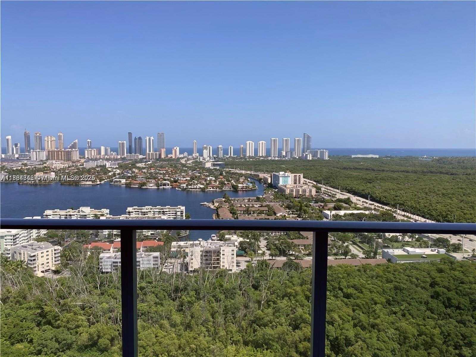 Small Image of 16385 BISCAYNE BLVD #2118, North Miami Beach Number 3