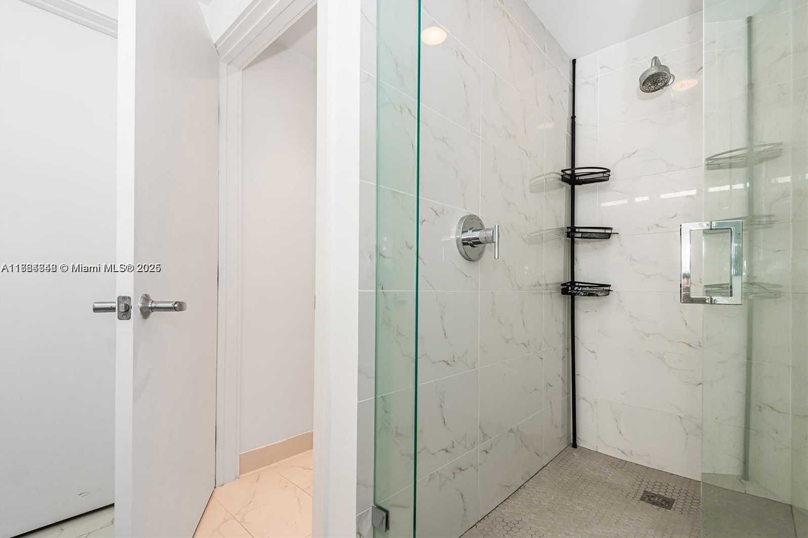 Small Image of 16385 BISCAYNE BLVD #2118, North Miami Beach Number 9