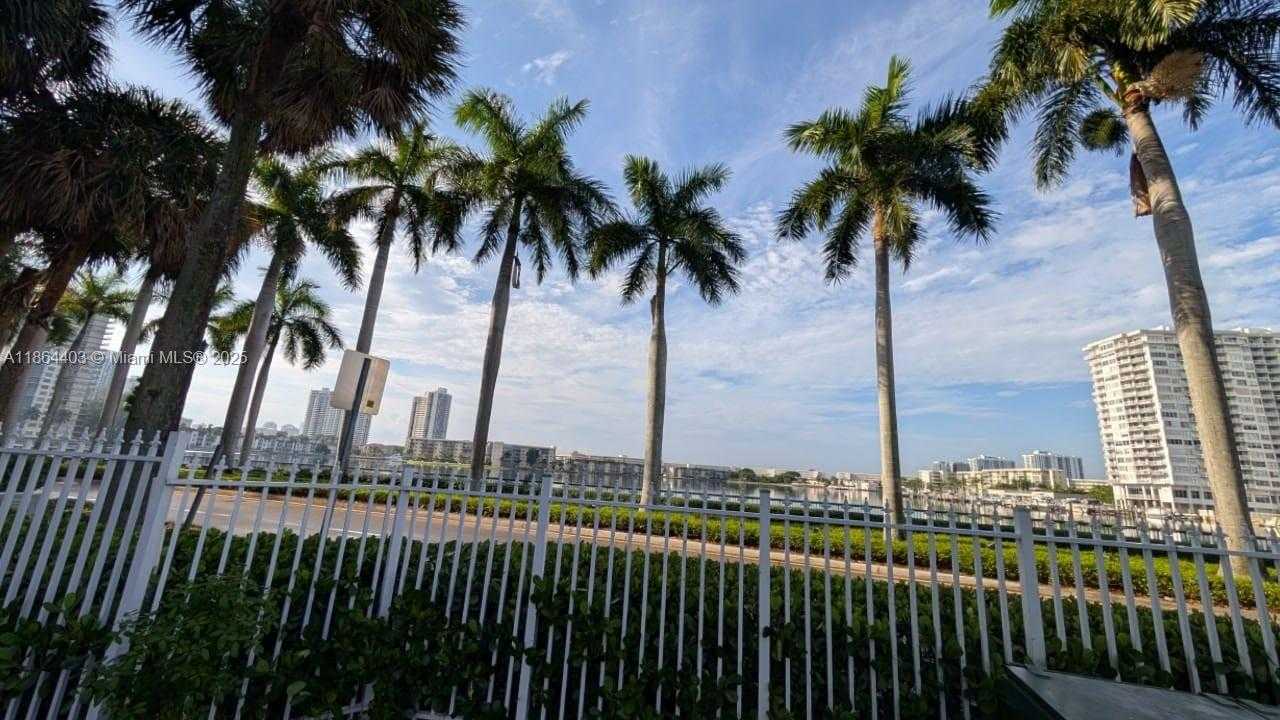 Small Image of 2801 NORTH EAST 183RD ST #908W, Aventura Number 4
