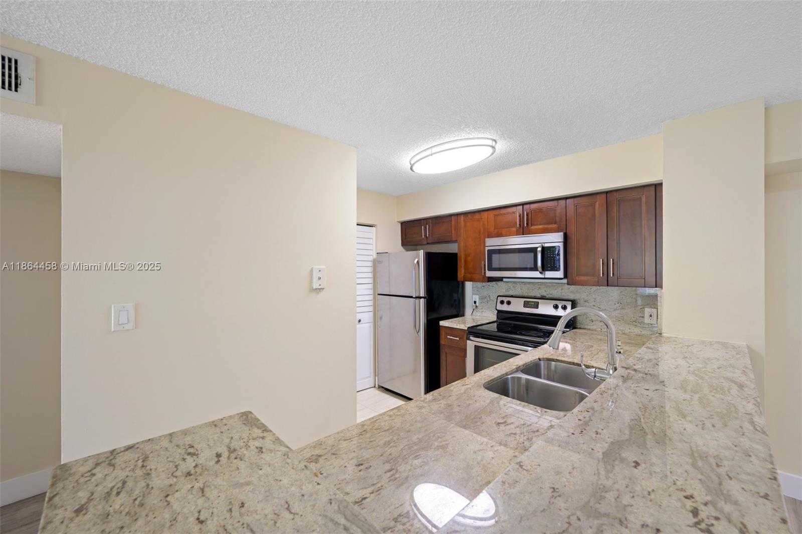 Small Image of 530 SOUTH PARK RD #18-11, Hollywood Number 16